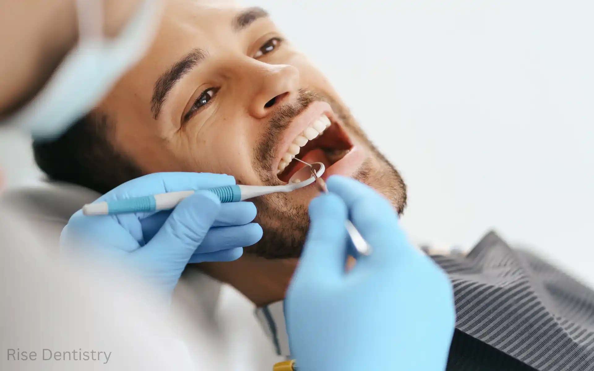 what causes swollen gums